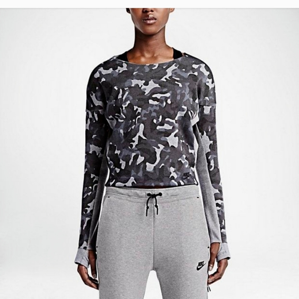 NIKE SPORTSWEAR NIKE TECH FLEECE CAMO CREW TOP Size M